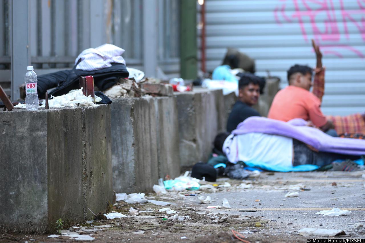 Migranti naselili ruševnu zgradu u centru Zagreba