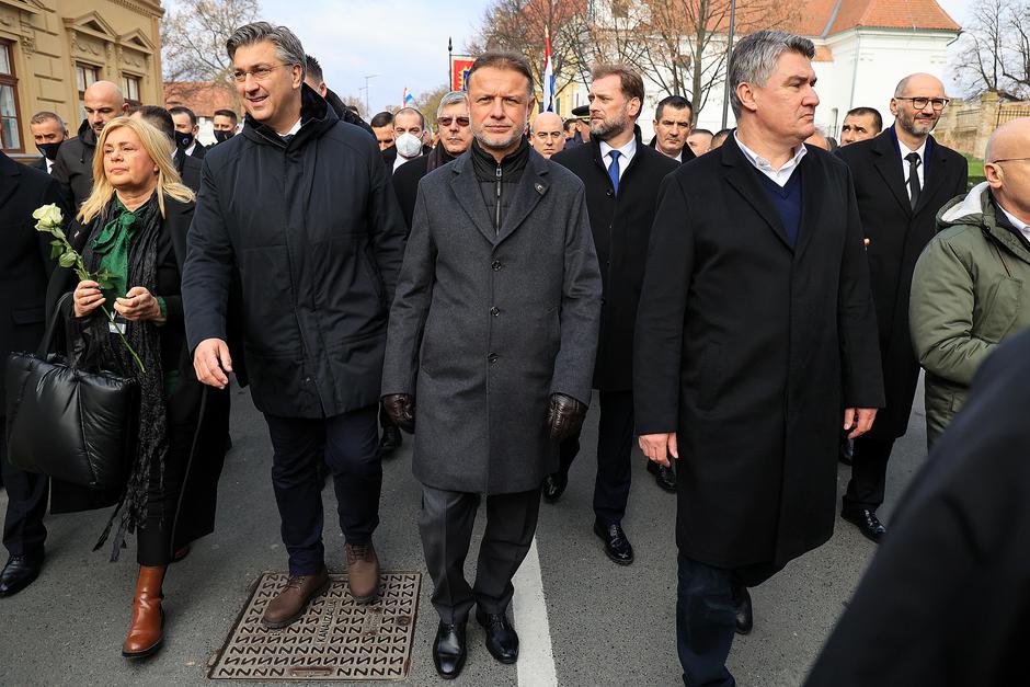 Zoran Milanović, Andrej Plenković i Gordan Jandroković zajedno u Koloni sjećanja za Vukovar