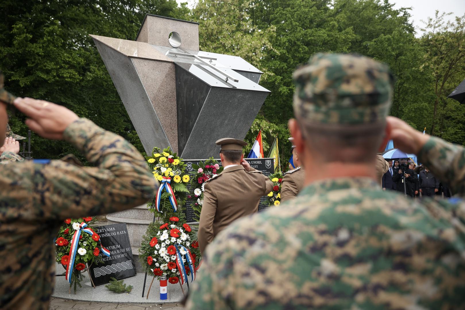 15.05.2023., Usora, Bosna i Hercegovina - Predsjednik Republike Hrvatske Zoran Milanovic polozio je vijenac i zapalio svijecu ispred Spomen obiljezja svim poginulim braniteljima Usore. Photo: Armin Durgut/PIXSELL