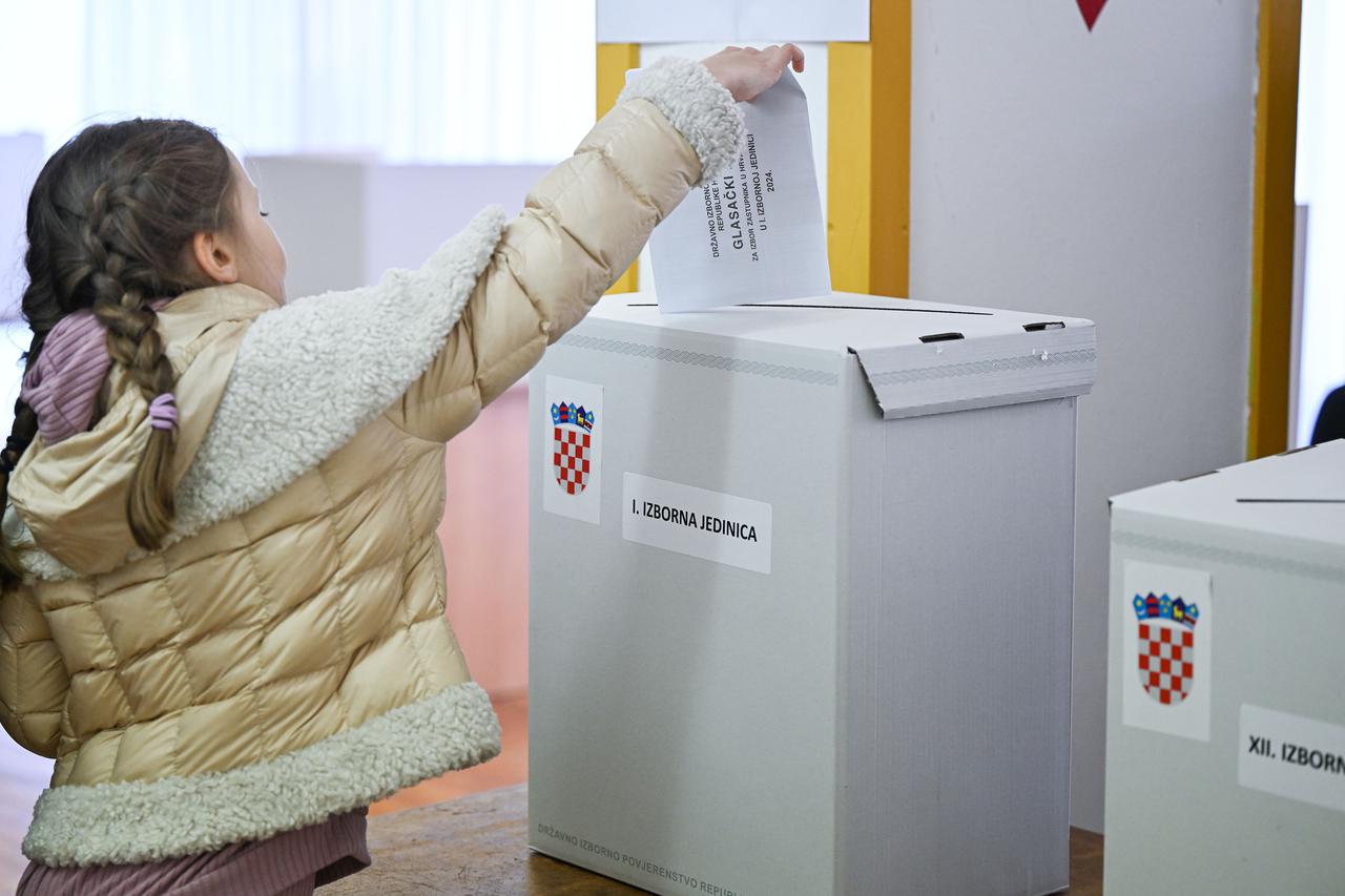 Zagreb: U Hrvatskoj pocelo glasovanje na parlamentarnim izborima 2024.