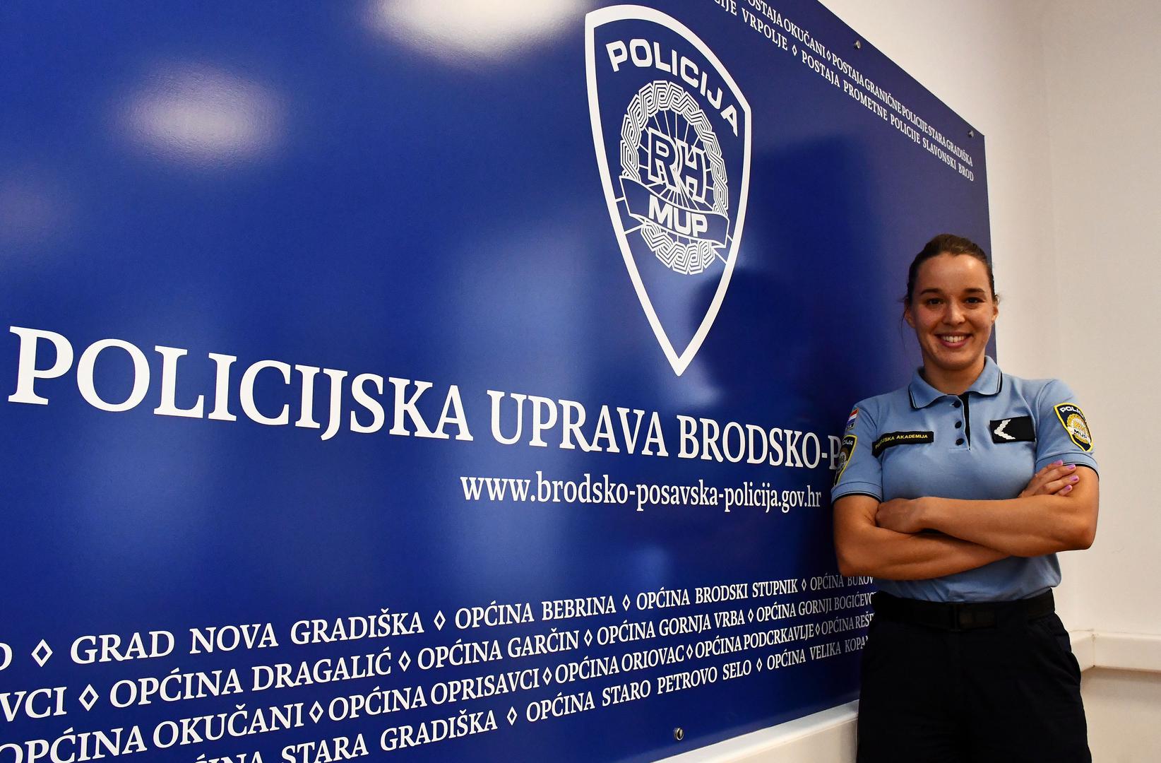 16.08.2021., Slavonski Brod - Polaznica Policijske skole Amela Zukanovic podijelila je osobne dojmove sa skolovanja za policajku.
Photo: Ivica Galovic/PIXSELL