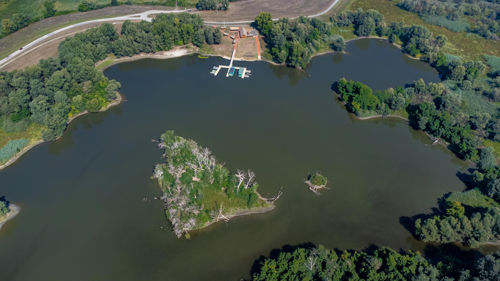 25.08.2022., Kopacki rit - Park prirode Kopacki rit jedna od najvecih mocvara Europe. Zbog niskog vodostaja rijeke Dunav veci dio Kopackog rita je bez vode. Photo: Davor Javorovic/PIXSELL