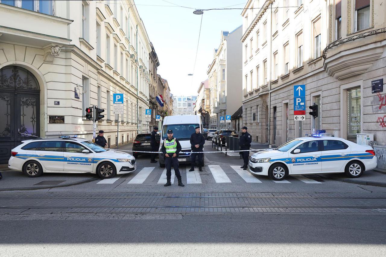 Zagreb: Policija uočila ukradeno vozilo, pri uhićenju ozlijeđen policajac