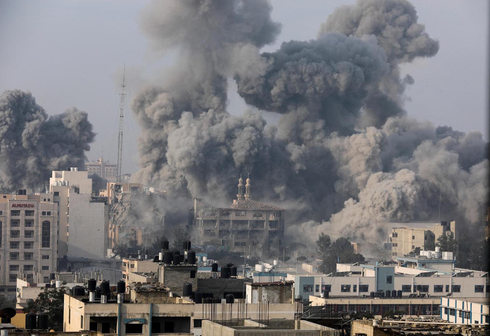 Smoke billows following Israeli strikes in Gaza City, October 11, 2023. REUTERS/Saleh Salem Photo: SALEH SALEM/REUTERS