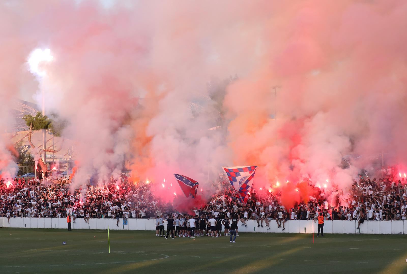 Hajduk i Dinamo sutra igraju najveći derbi hrvatskog nogometa.

