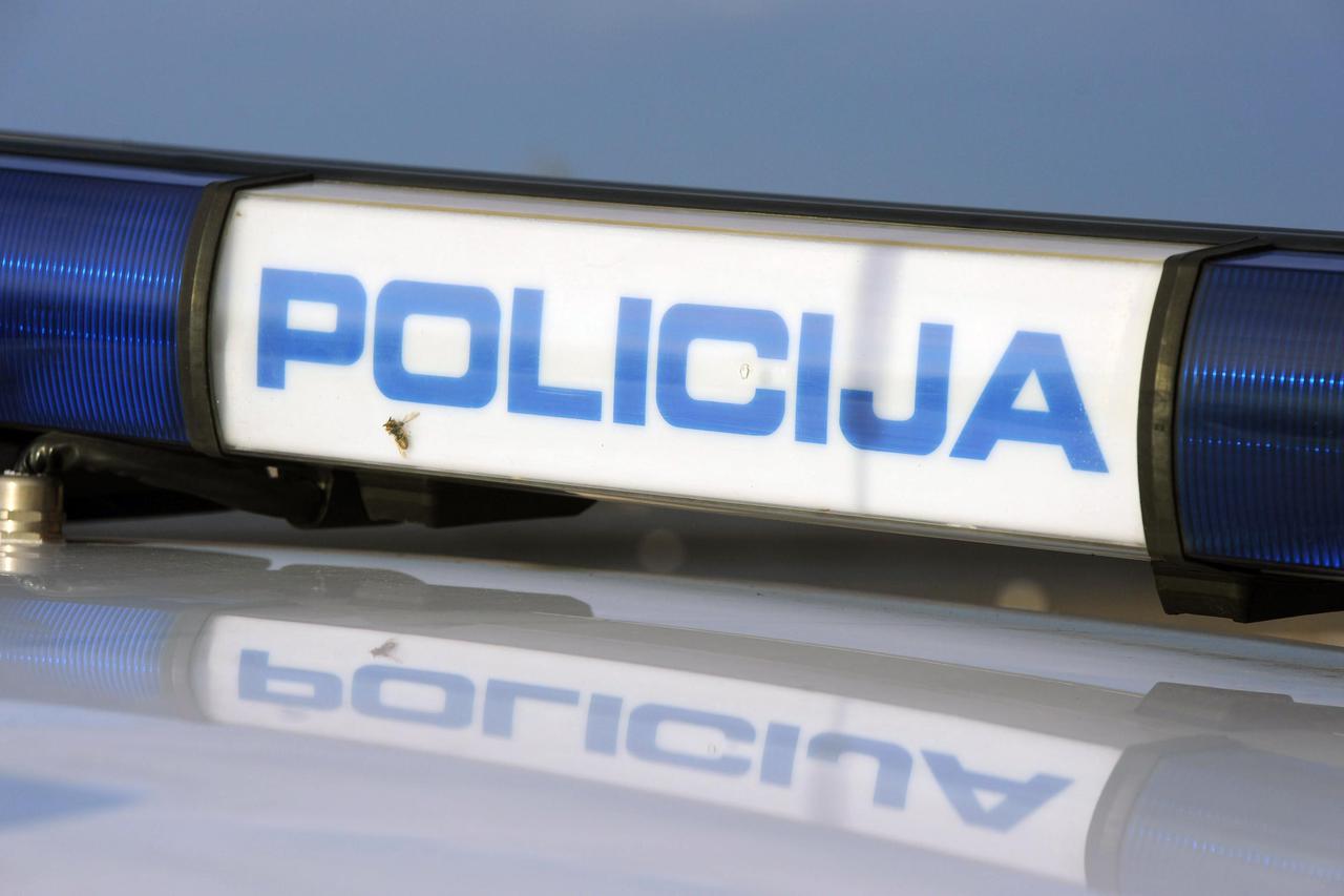 policija