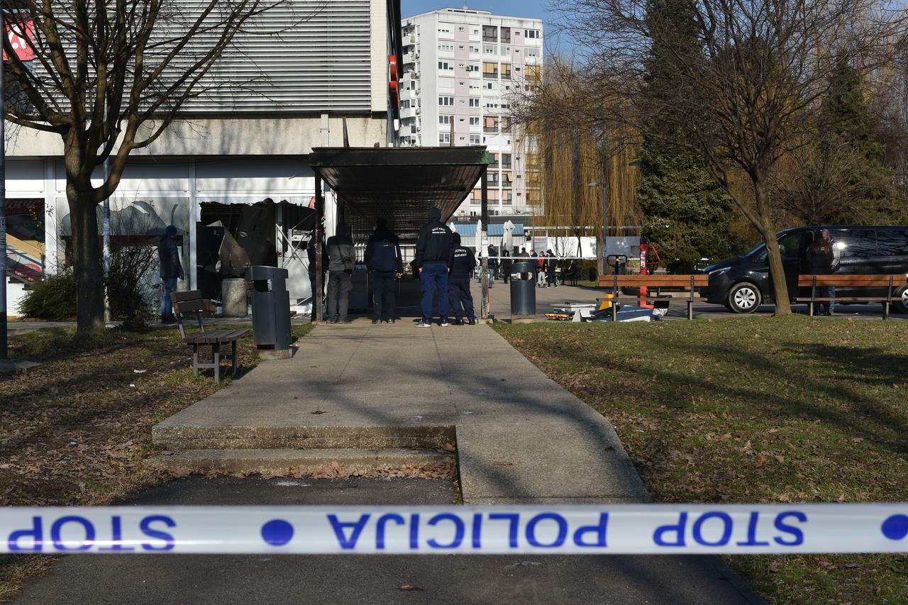 Zagreb: Još uvijek traje očevid u Trnskom gdje je raznesen bankomat