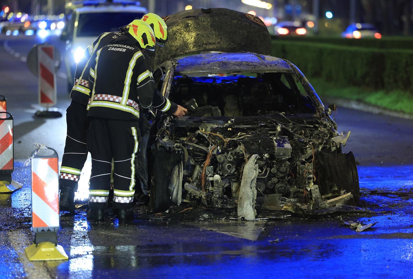 13.03.2024., Zagreb - Vatrogasci ugasili pozar osobnog automobila u Vukovarskoj ulici kod krizanja s Heuinzlovom. Photo: Marko Prpic/PIXSELL