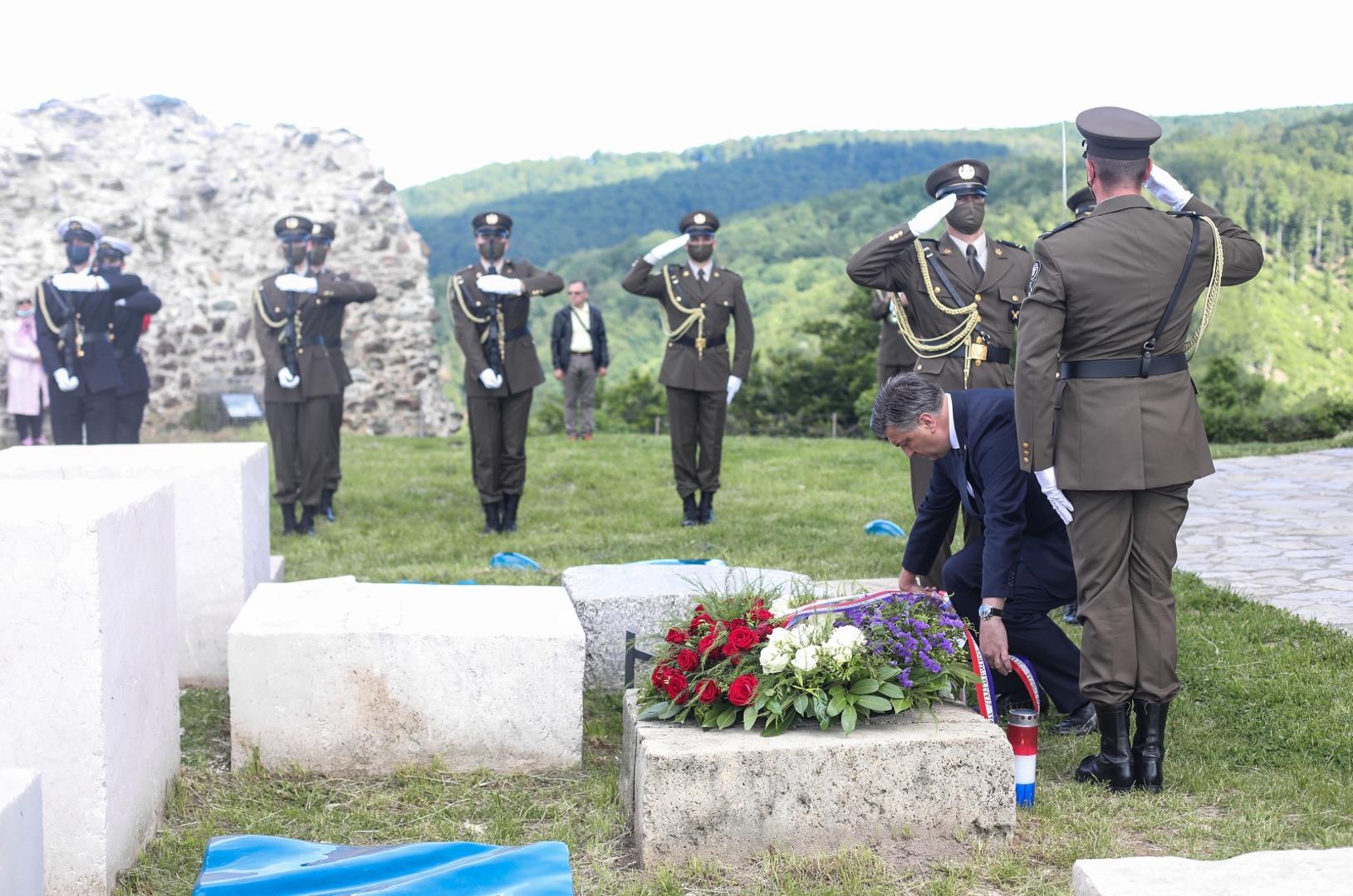 30.05.2021., Zagreb - Andrej Plenkovic, Gordan Jandrokovic i drugi duznosnici na Oltaru domovine na Medvedgradu polozili vijence u povodu obiljezavanja Dana drzavnosti. Photo: Marin Tironi/PIXSELL