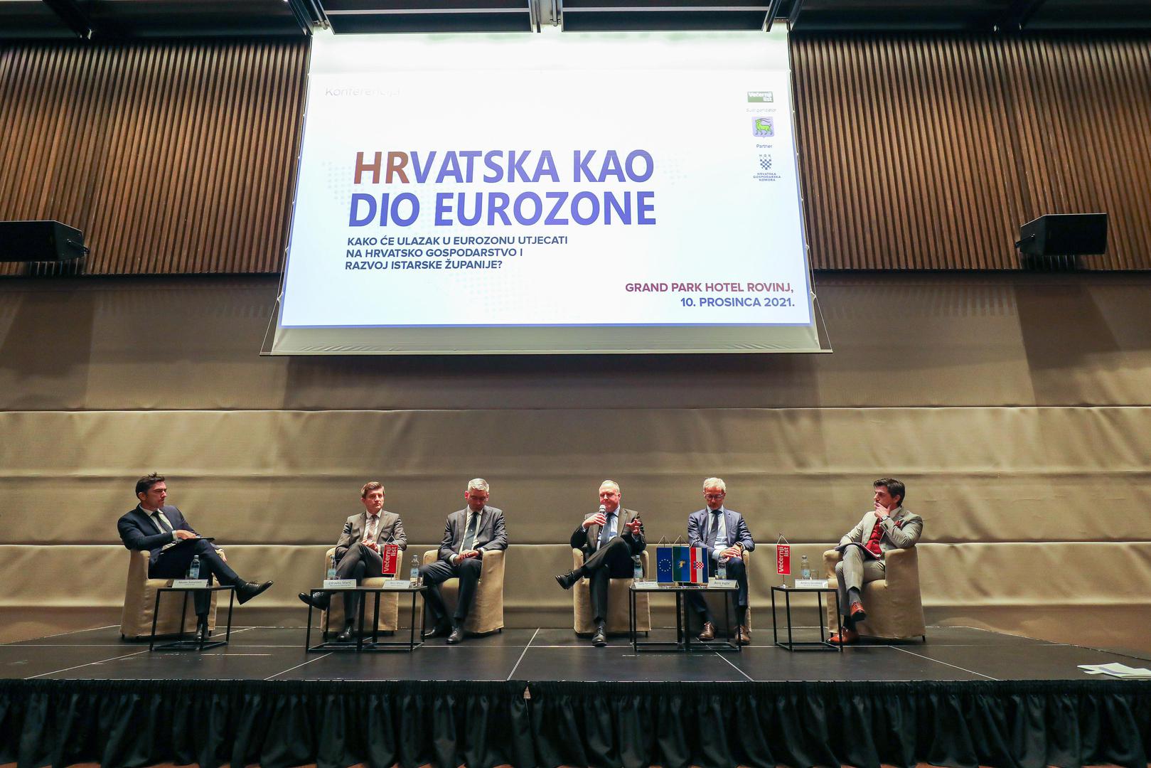 09.12.2021., Rovinj - U organizaciji Vecernjeg lista, te suorganizaciji Istarske zupanije, u Grand Hotelu Park odrzana je konferencija pod nazivom "Hrvatska kakvu trebamo - Hrvatska kao dio Eurozone". Mislav Simatovic, potpredsjednik Vlade i ministar financija Zdravko Maric, Boris Miletic, Marko Remenar, guverner Hrvatske narodne banke Boris Vujcic, Andrej Grubisic Photo: Srecko Niketic/PIXSELL