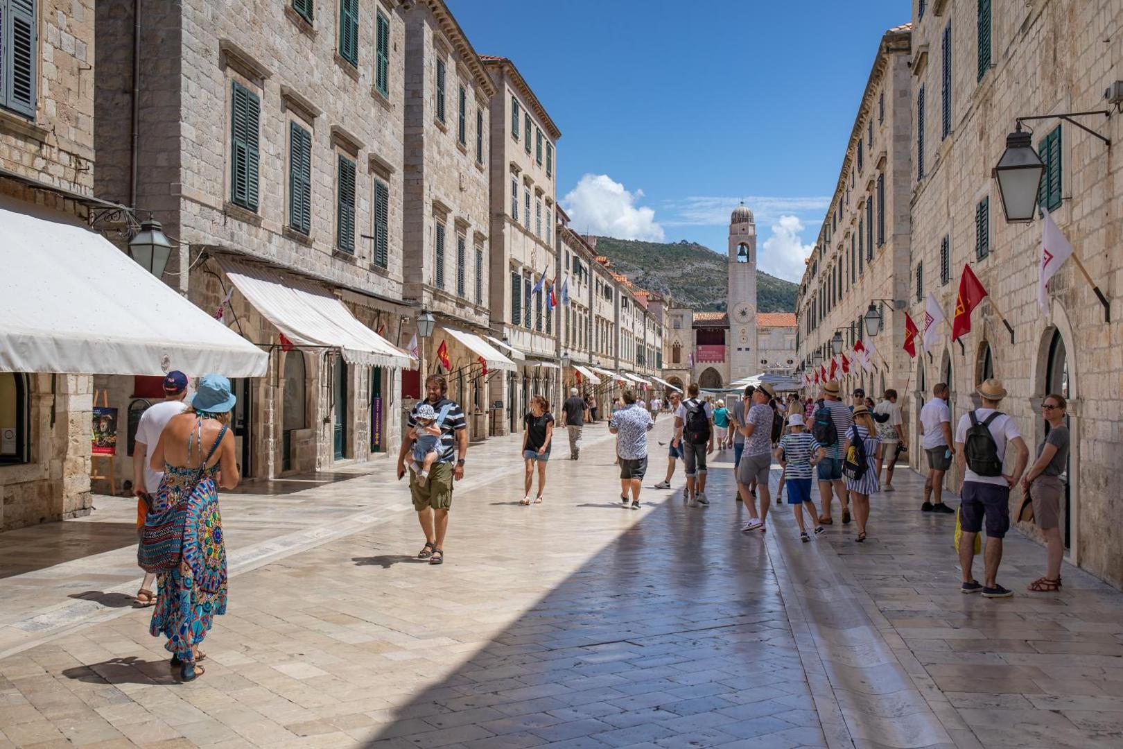 18.07.2020., Stara gradska jezgra, Dubrovnik - Turisti u gradu.
Photo: Grgo Jelavic/PIXSELL