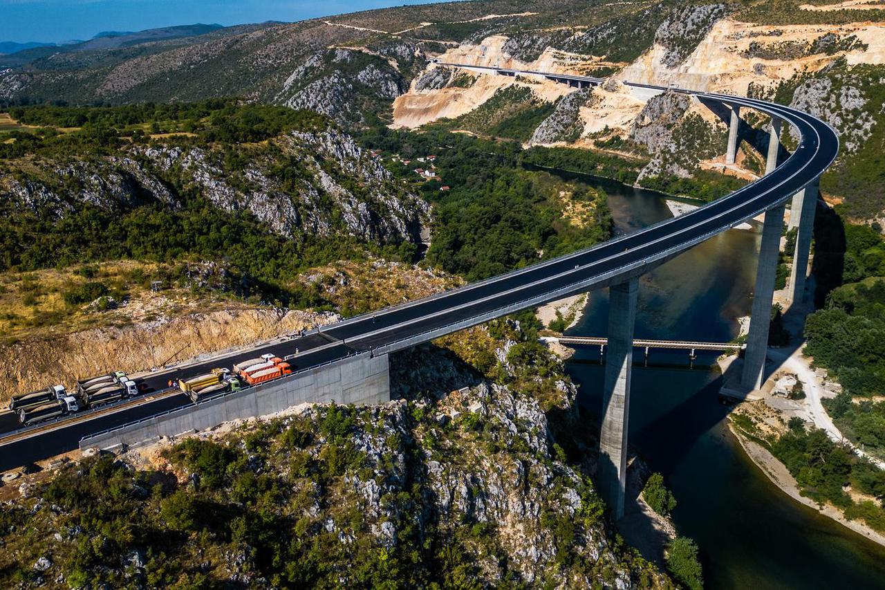 Čapljina: Kamioni testirali most "Hercegovina" na dionici Počitelj - Zvirovići