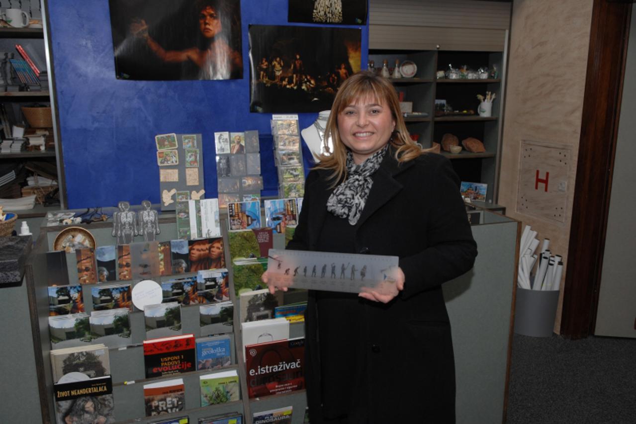 '09.02.2011. Muzej Krapinskih neandertalaca, Krapina - Vlasta Krklec, voditeljica muzeja drzi suvenir u obliku ravnala. Photo: Matija Topolovec/PIXSELL'