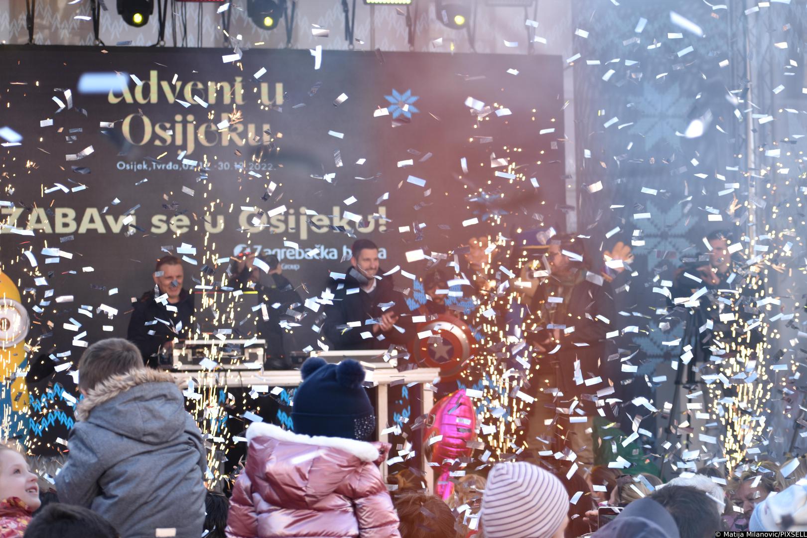 31.12.2022. Osijek - Docke  djecje Novu godine Photo: Matija Milanovic/PIXSELL