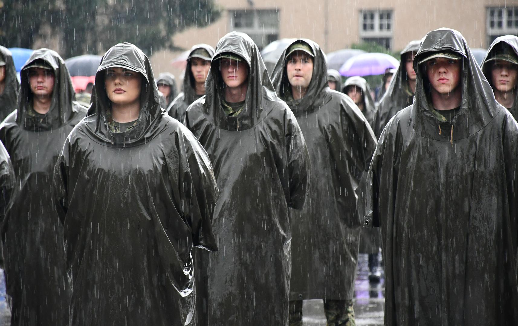 03.11.2023., Požega -  U Vojarni 123. brigade HV Pozega prisegnuo 40. narastaj rocnika na dragovoljnom vojnom osposobljavanju. Prisegu je dalo 75 rocnika, medju kojima je 62 muskarca i 13 zena. Svecanosti je nazocio nacelnik Glavnog stozera Oruzanih snaga RH admiral Robert Hranj. Photo: Ivica Galovic/PIXSELL