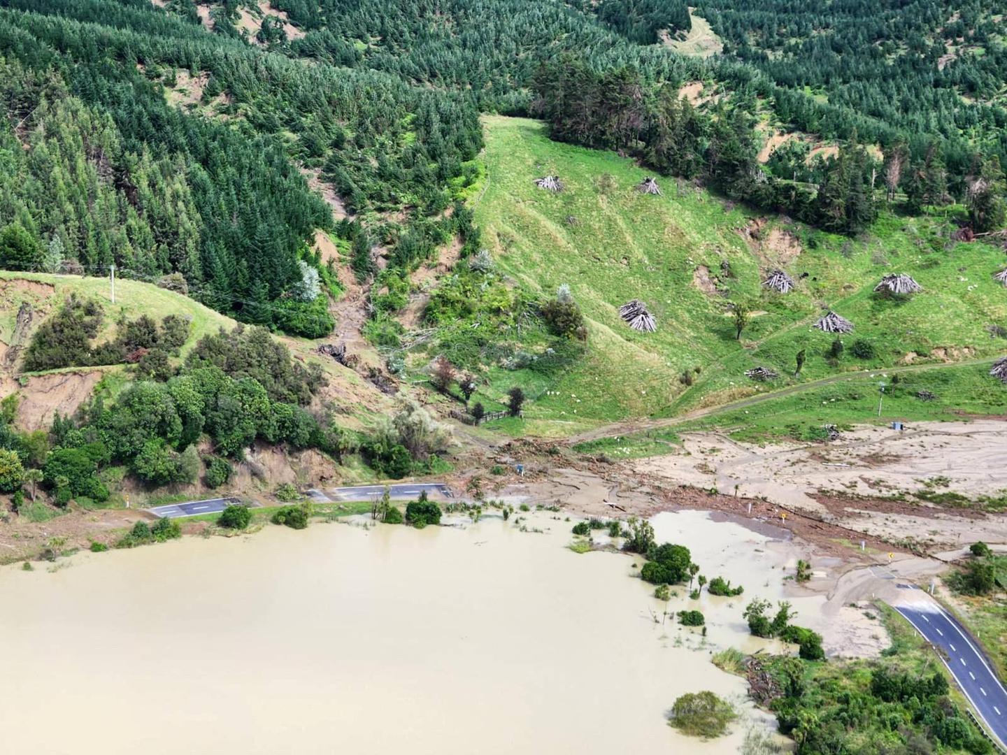 A view of flood damage in the the aftermath of cyclone Gabrielle in Hawke?s Bay, New Zealand, in this picture released on  February 15, 2023.  New Zealand Defence Force/Handout via REUTERS    THIS IMAGE HAS BEEN SUPPLIED BY A THIRD PARTY. NO RESALES. NO ARCHIVES Photo: New Zealand Defence Force/REUTERS