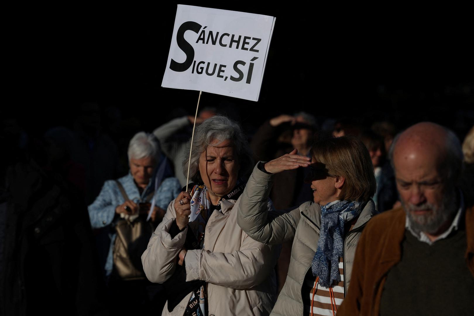 People march to show support for Spain's Prime Minister Pedro Sanchez, in Madrid, Spain, April 28, 2024. REUTERS/Violeta Santos Moura Photo: VIOLETA SANTOS MOURA/REUTERS