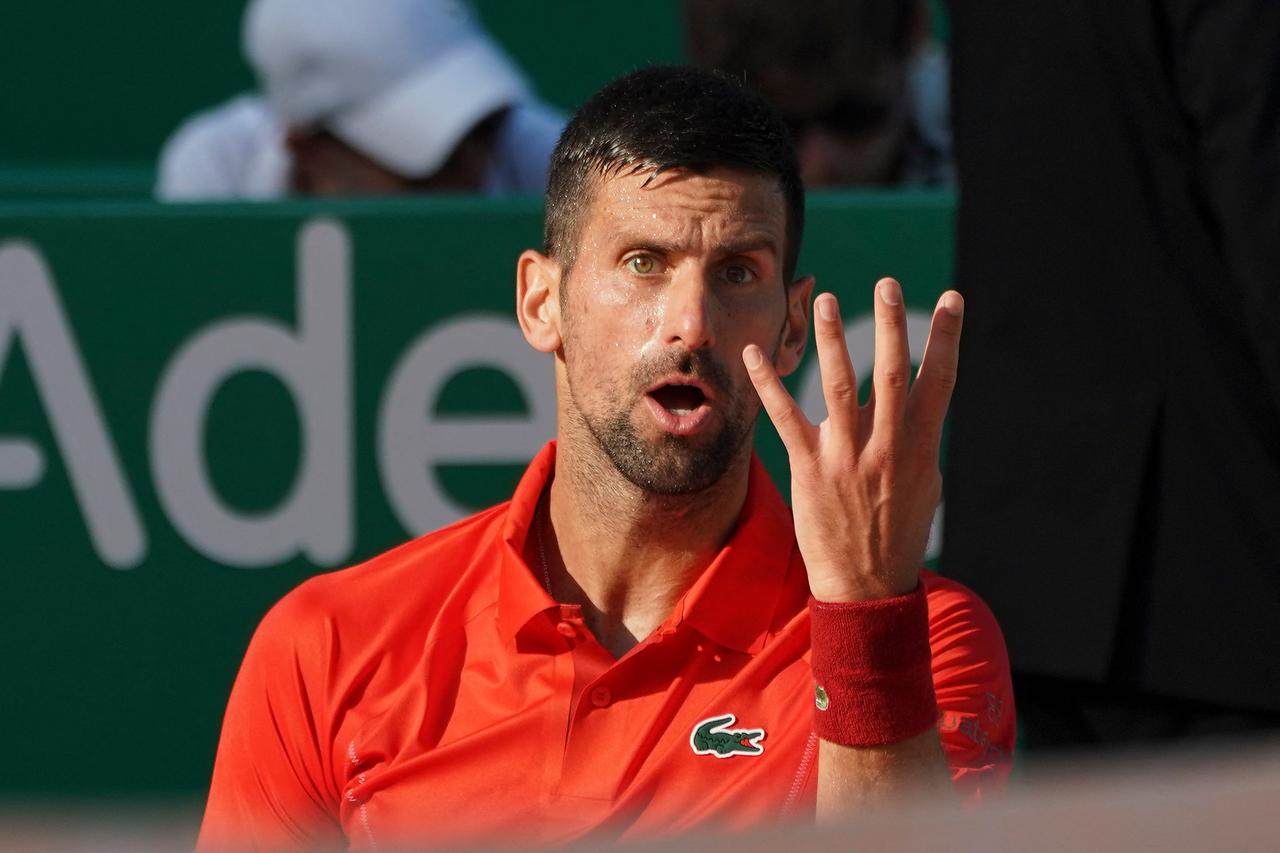 Novak Djokovic s'incline face à Casper Ruud lors de sa demi finale au Rolex Monte-Carlo Masters à Roquebrune-Cap-Martin