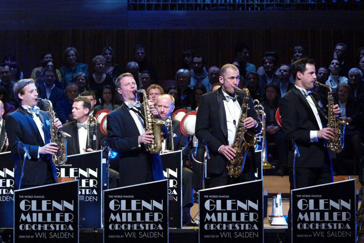 Glenn Miller Orchestra (1)