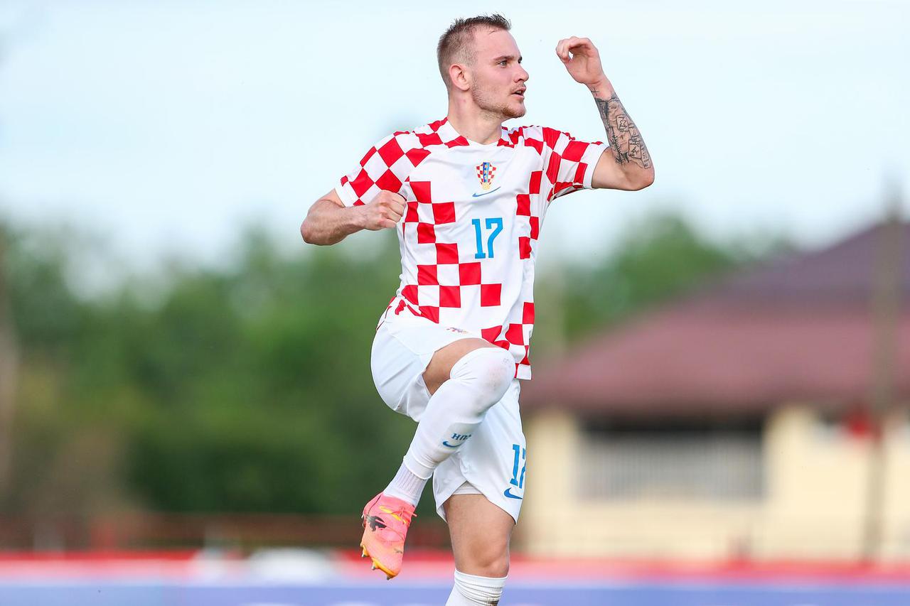 U Sesvetama odigrana nogometna utakmica U-21, Hrvatska - Švedska