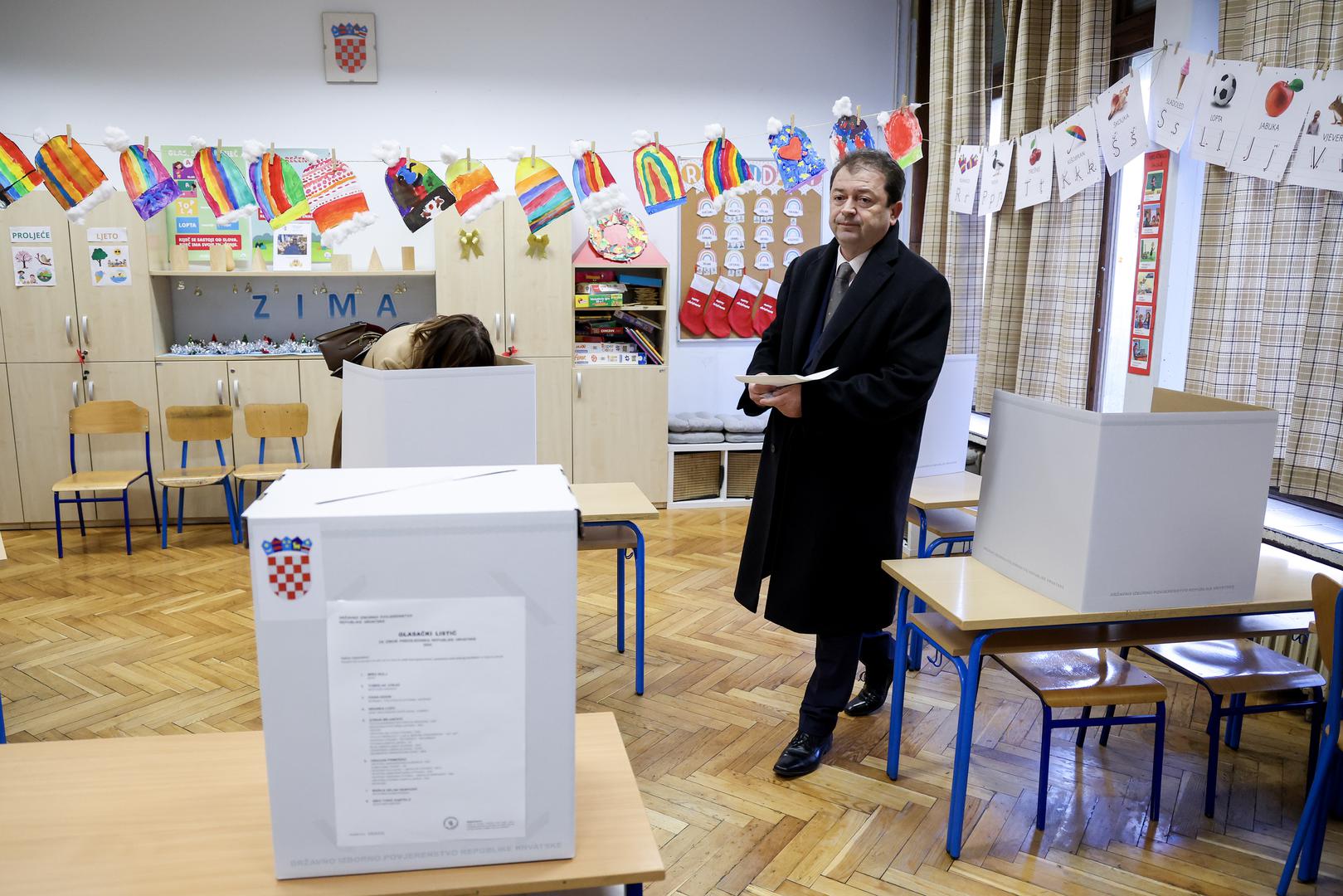 29.12.2024., Zagreb - Predsjednicki kandidat Tomislav Jonjic glasovao na predsjednickim izborima u OS Ivana Mestrovica. Photo: Igor Kralj/PIXSELL