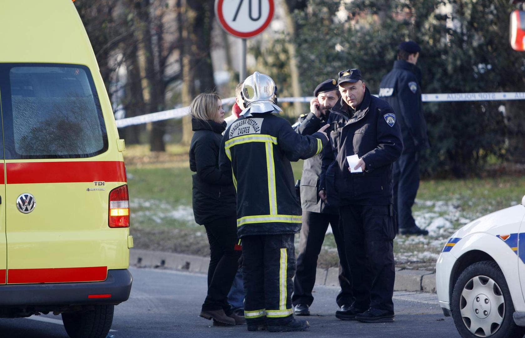 14.12.2010., Av. Dubrovnik, Zagreb - Nepoznati napadaci presreli su autobus s navijacima grckog nogometnog kluba Paok s kojim NK Dinamo igra odlucujucu utakmicu za prezimljavanje u Europi. Policija traga za pociniteljima, a nekoliko navijaca je ozlijedjeno. Navodno su u autobus, nakon sto su razbili kamenom prozor, ubacivane baklje. 
Photo: Slavko Midzor/PIXSELL