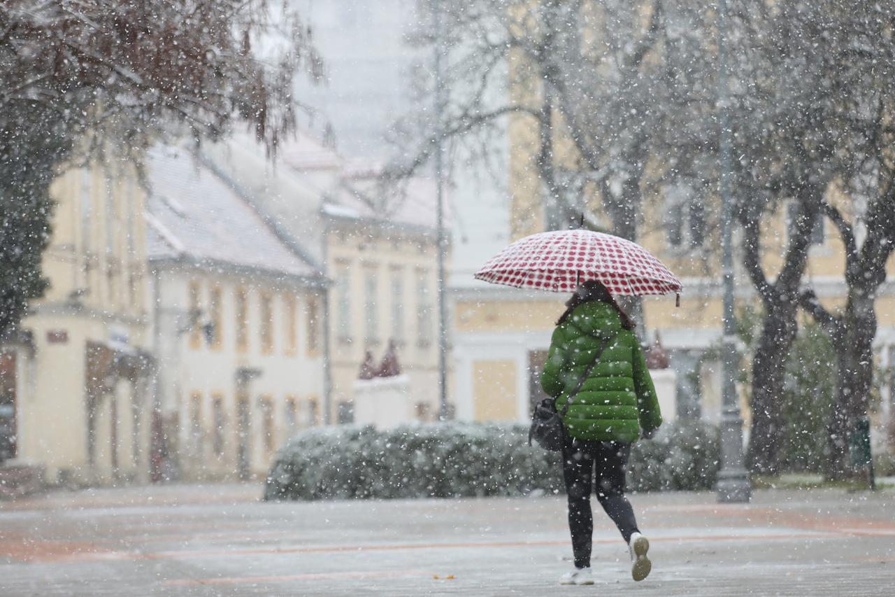 Karlovac: Pao je prvi snijeg ove zime