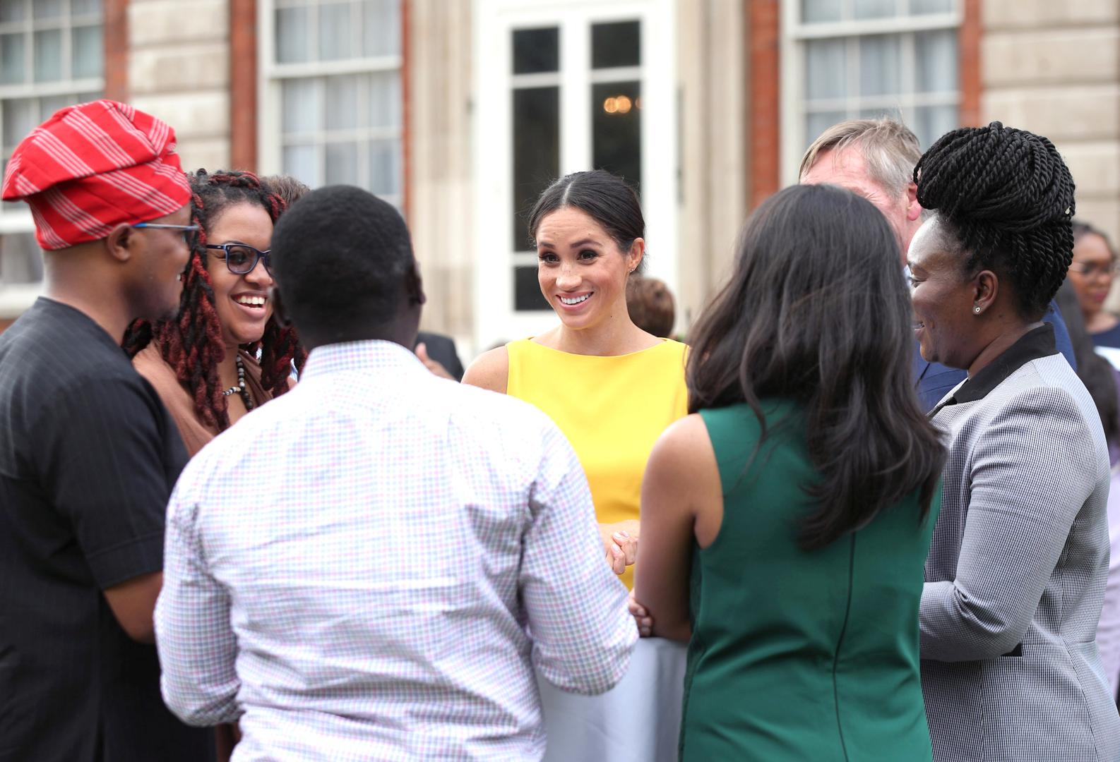 Meghan Markle i princ Harry u kraljevskoj palači Marlborough prisustvovali su primanju "Your Commonwealth", a vojvotkinja od Sussexa iznenadila je modnim odabirom.
