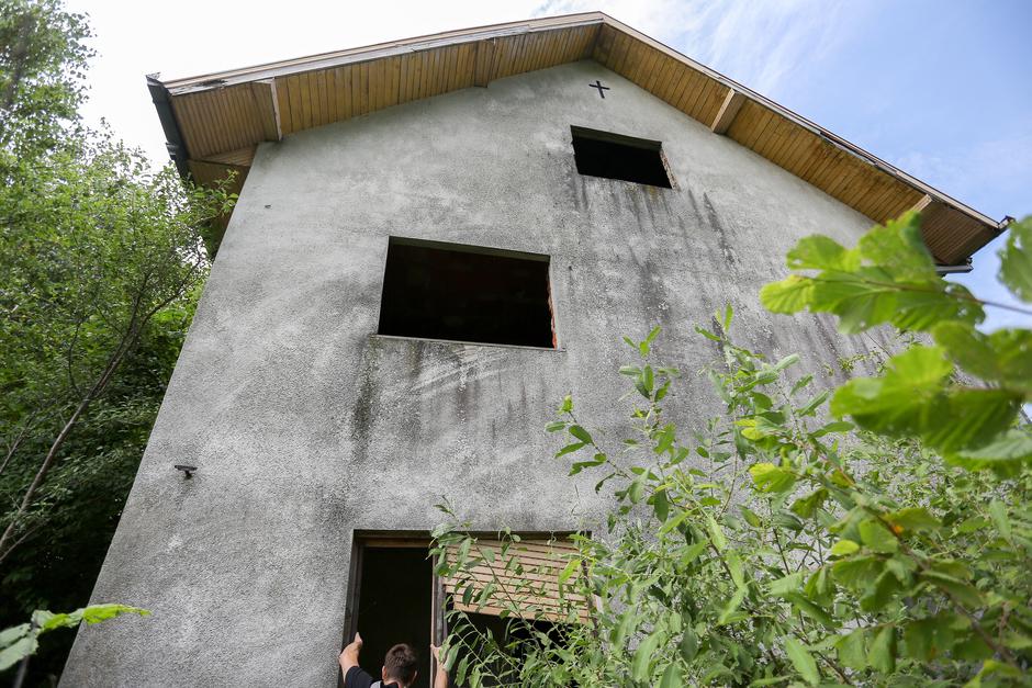 Napuštena kuća koja je prema pričama mještana opsjednuta duhovima