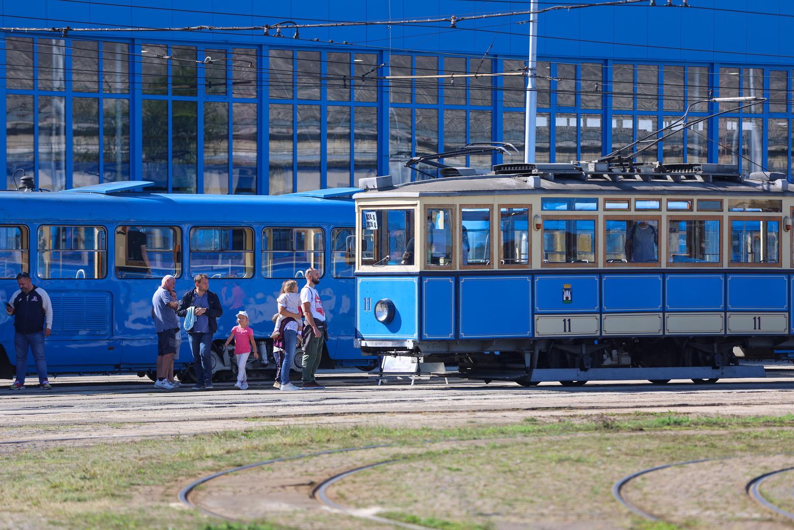 Posjetitelji mogu razgledati i tramvajsku radionicu u kojoj se na vozilima izvode najsloženiji popravci, ali i obići kultno spremište tramvaja iz 1936. godine organiziranom vožnjom tramvajem. 