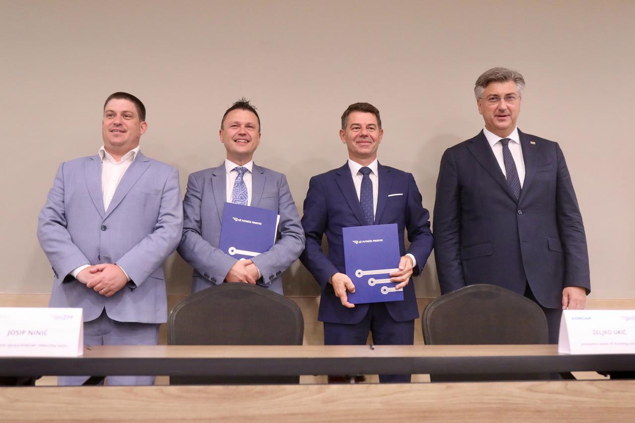 Split: Potpisan ugovor o kupoprodaji elektrodizelskih vlakova za povezivanje Splita i Zagreba