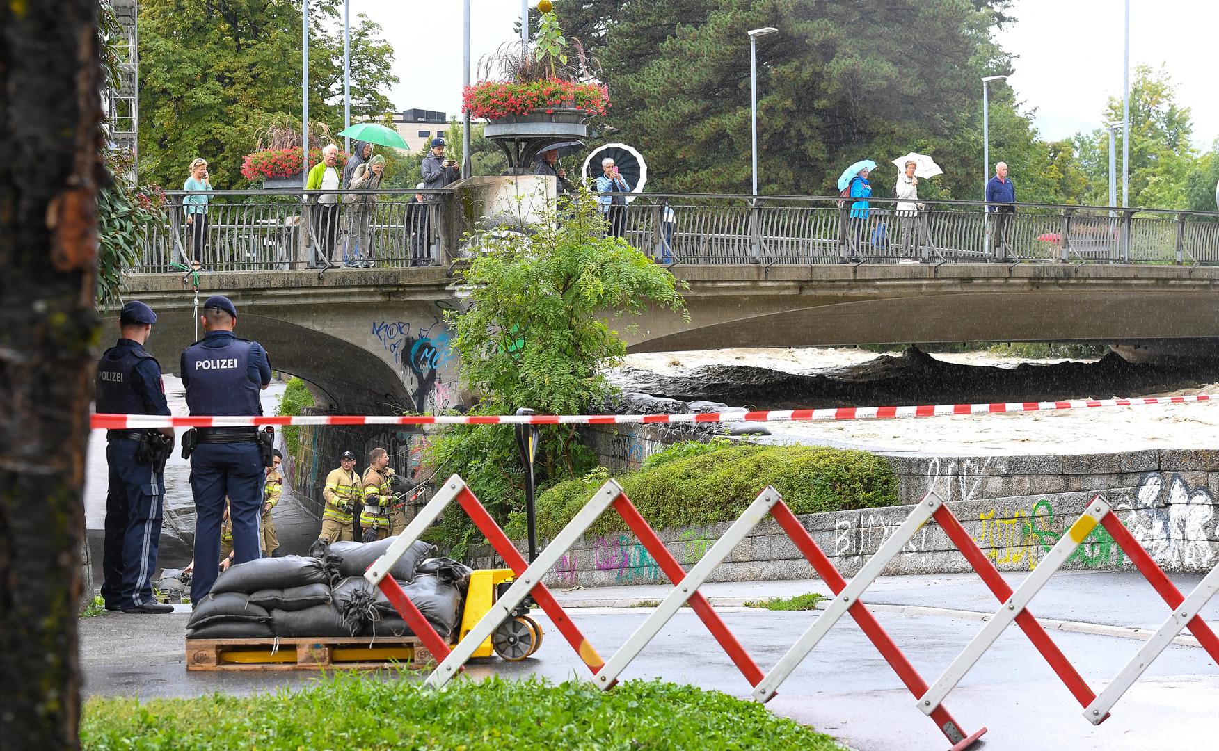 28.08.2023, Innsbruck, AUT, Unwetter, Vermurungen und Überflutungen in Tirol, im Bild Hochwasser Innsbruck // Western Austria hit by heavy rain, mudslides and flooding. Innsbruck, Austria on 2023/08/28. EXPA Pictures © 2023, PhotoCredit: EXPA/ Erich Spiess Photo: EXPA/ Erich Spiess/EXPA