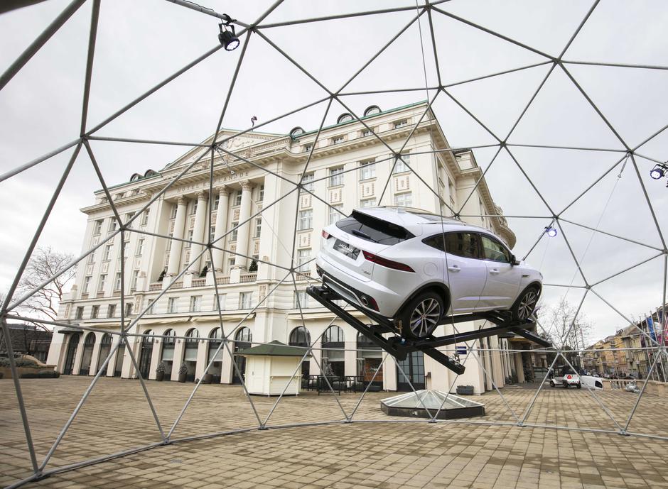 Jaguar E-Pace predstavljen javnosti na terasi hotela Esplanade