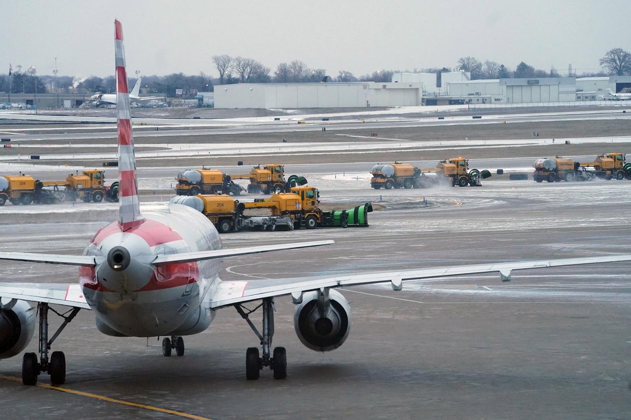 American Airlines To Furlough 1.200 At St. Louis Lambert Airport