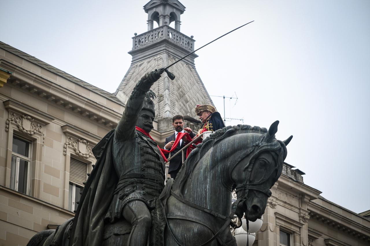 Zagreb: Svečana smjena straže Kravat pukovnije povodom obilježavanja Dana Kravate