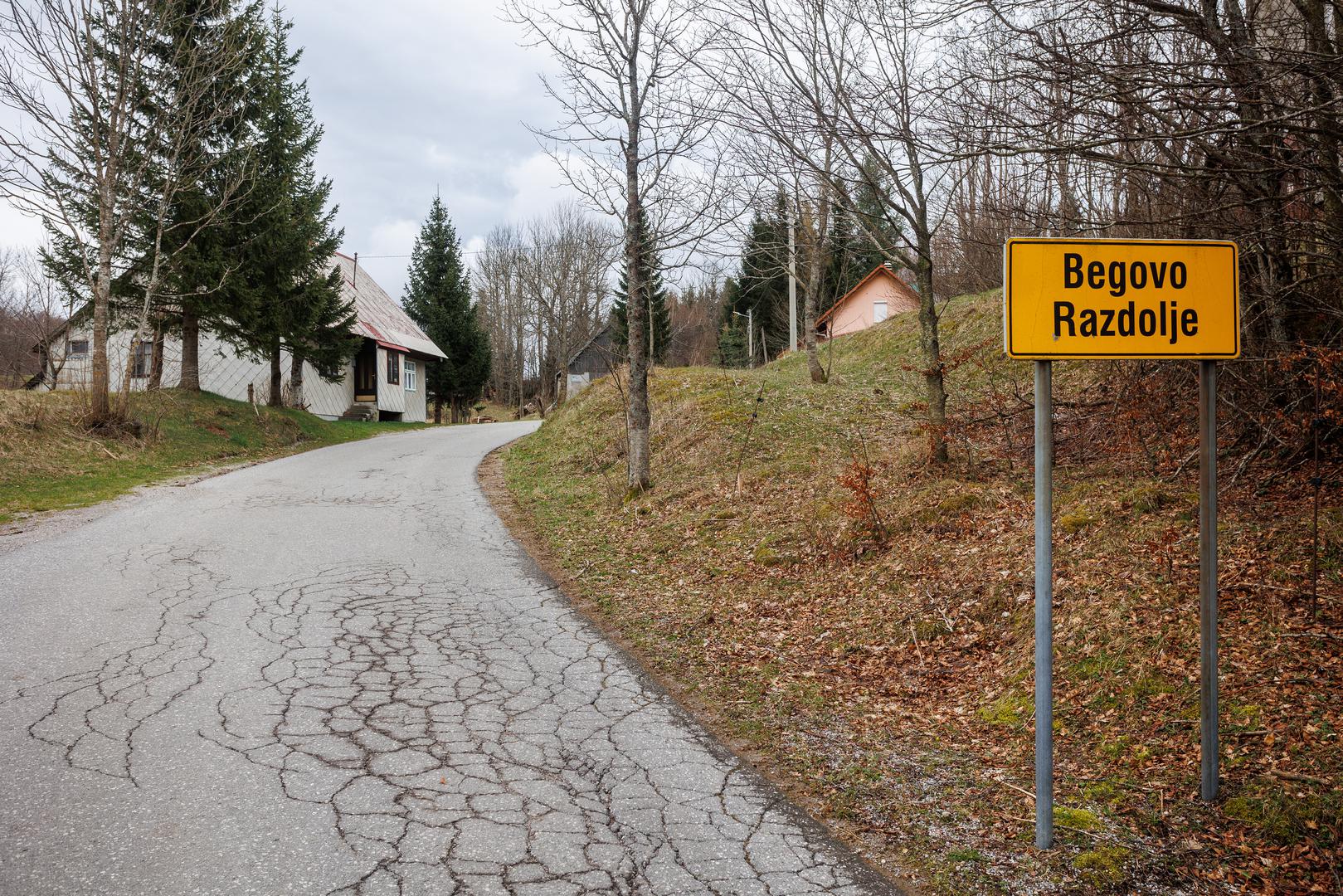 Kada je riječ o selima, najviše naseljeno mjesto u Hrvatskoj je Begovo Razdolje, koje se nalazi na nadmorskoj visini od 1078 metara. 