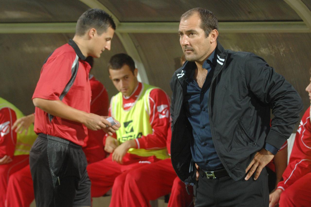 '25.09.2009.....Zagreb...spo.....Stadion Kranjceviceva , 9. kolo T-com prva HNL, utakmica izmedu nk Zagreb - nk Sibenik.Trener Zagreba Igor Stimac.Photo:Marko Prpic/Vecernji list'