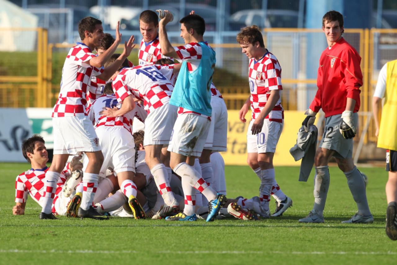 '24.05.2010., Zapresic - Kvalifikacijska utakmica za Europsko prvenstvo U-19 reprezentacije Hrvatske i Skotske.Slavlje.Photo: Marko Prpic/PIXSELL'