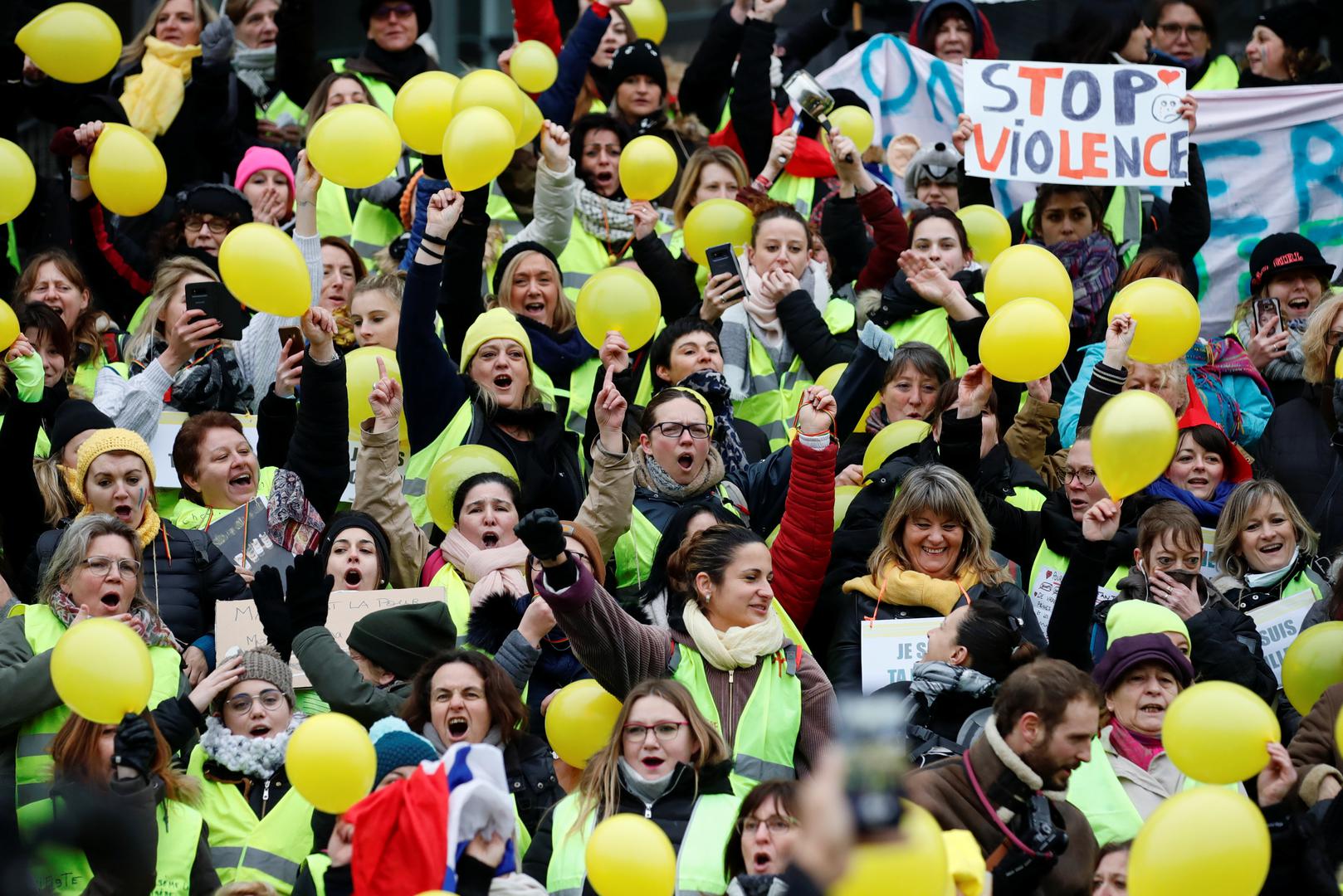 Bivši francuski prvak u boksu sukobio se s francuskim žandarima u sklopu demonstracija "žutih prsluka" na mostu Leopold-Sedar-Senghor u Parizu.