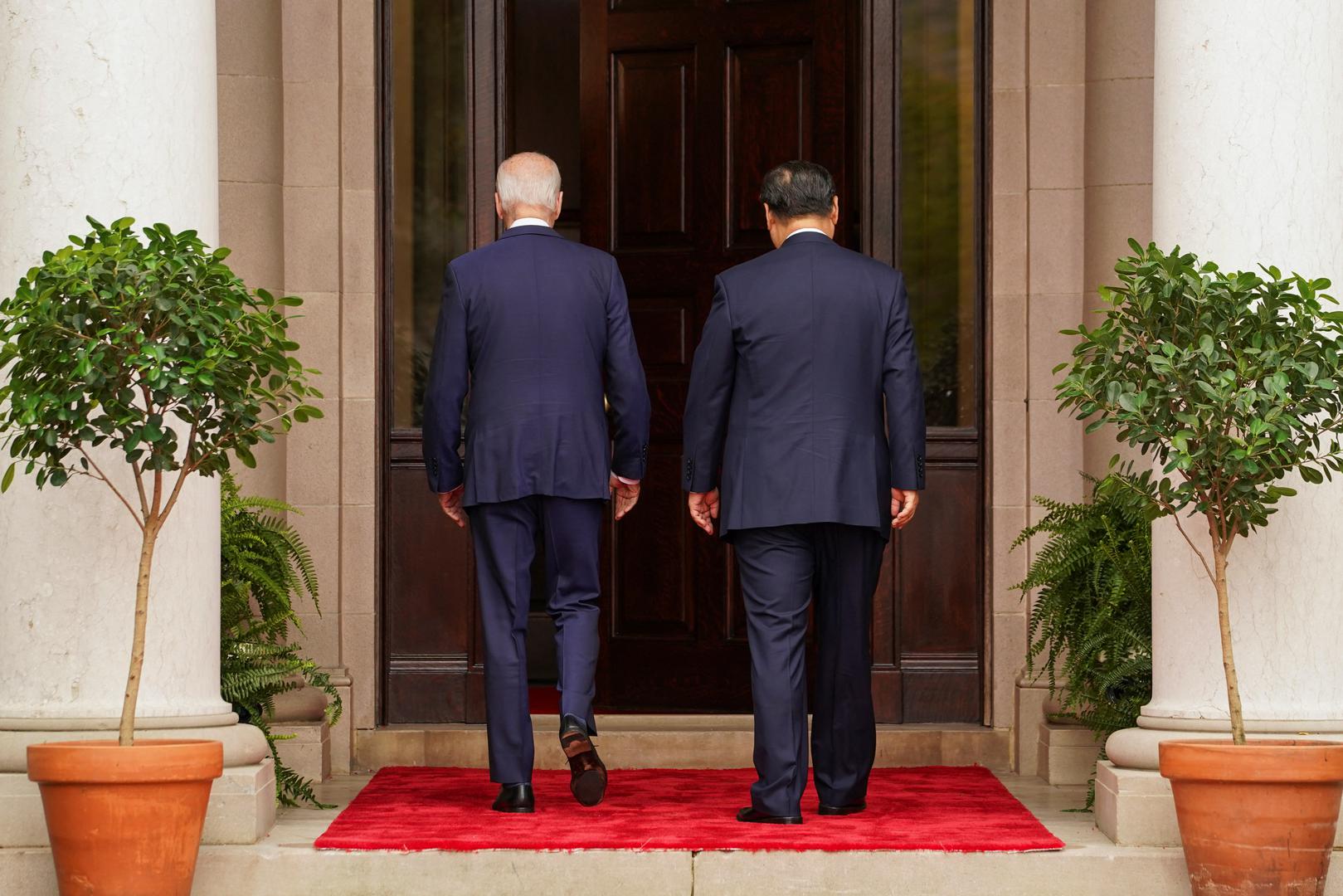 U.S. President Joe Biden welcomes Chinese President Xi Jinping at Filoli estate on the sidelines of the Asia-Pacific Economic Cooperation (APEC) summit, in Woodside, California, U.S., November 15, 2023. REUTERS/Kevin Lamarque Photo: KEVIN LAMARQUE/REUTERS