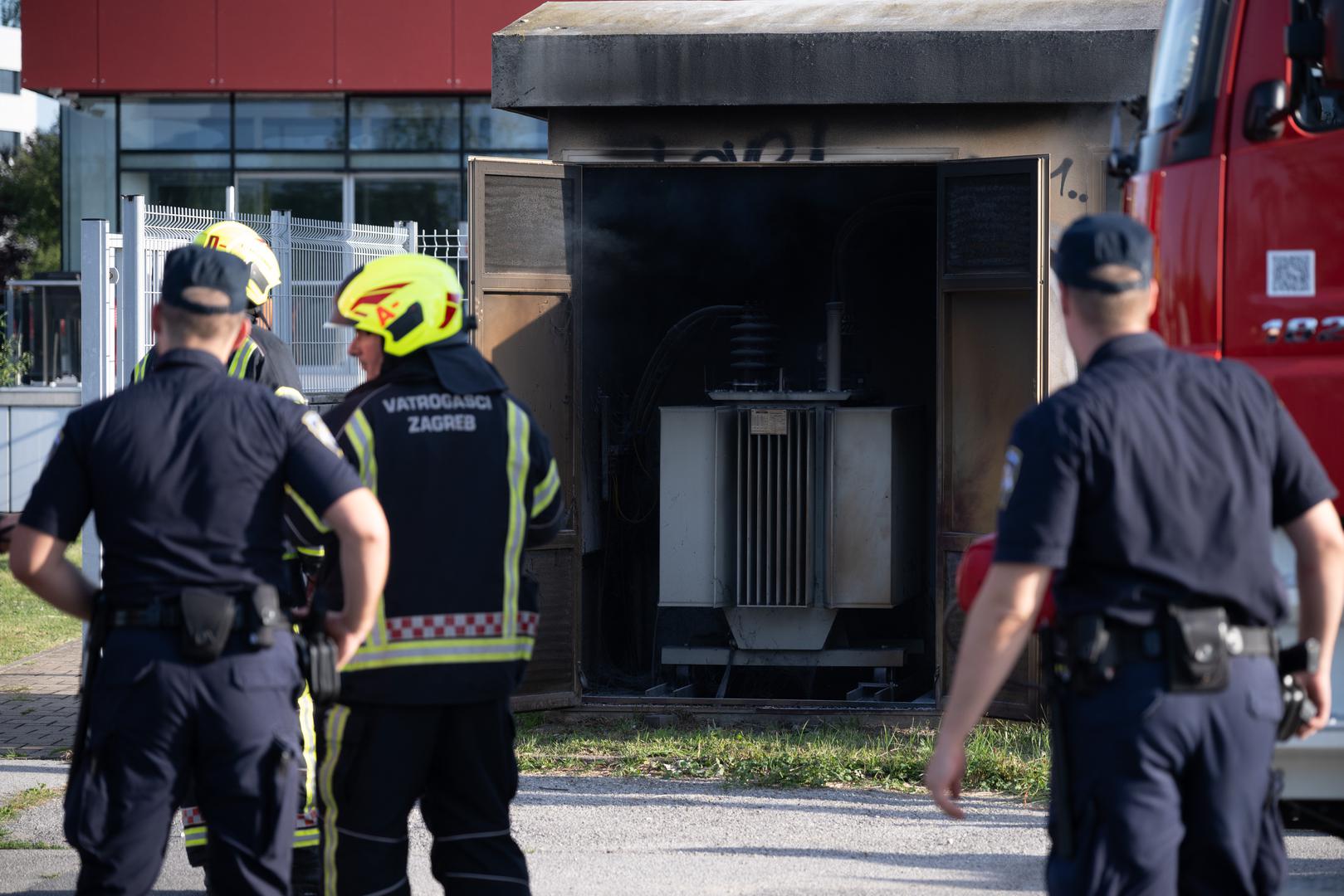 Elektra je došla na mjesto požara te otvorila vrata pa su vatrogasci mogli krenuti s intervencijom te uspješno ugasiti vatru. 

