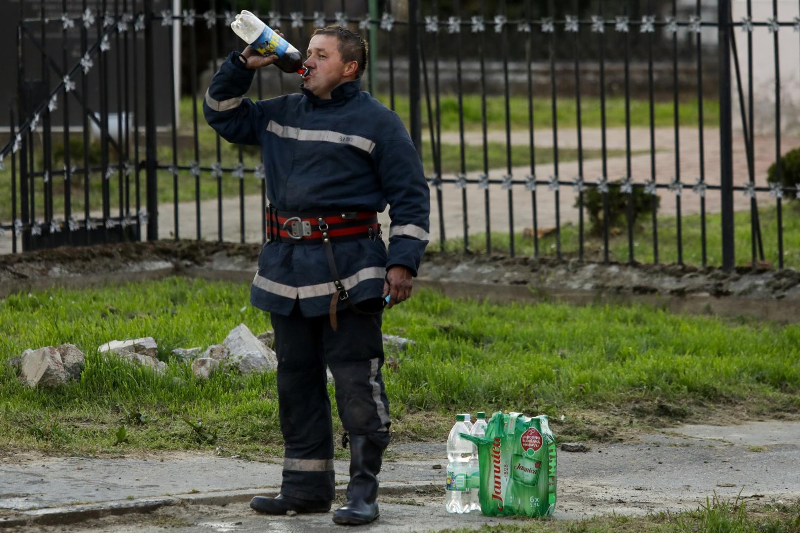 22.04.2021., Valpovo - Veliki pozar izbio je u tvrtki za preradu drva i stolariju u Valpovu. Ozlijedjenih na srecu nema, a ocevidom ce se saznati sto je uzrok pozara. 
Photo: Dubravka Petric/PIXSELL