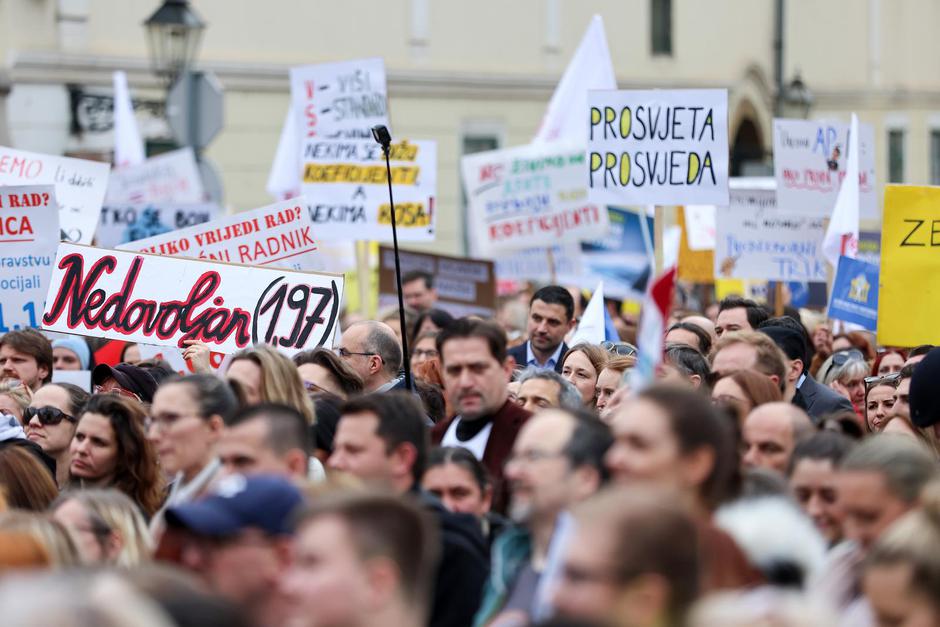 Zagreb: Veliki prosvjed prosvjetara na Trgu svetog Marka