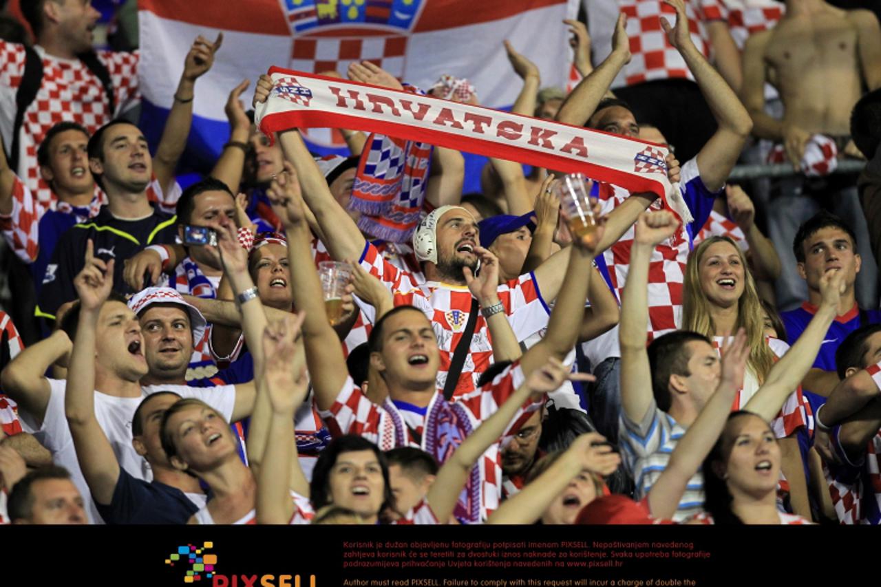 '06.09.2011., stadion u Maksimiru, Zagreb - Kvalifikacije za EP 2012., Hrvatska - Izrael.  Navijaci Photo: Antonio Bronic/PIXSELL'