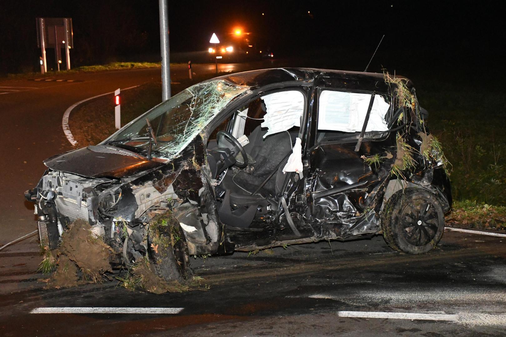 16.11.2021., Bjelovar - U sudaru dva automobila na raskrizju ceste Put zrtava u Lugu i istocne zaobilaznice jedna je osoba smrtno stradala.
