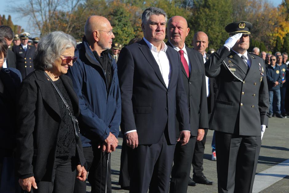 Vukovar: Milanović položio vijenac na obilježavanju 31. godišnjice pogibije Blage Zadre i Alfreda Hilla