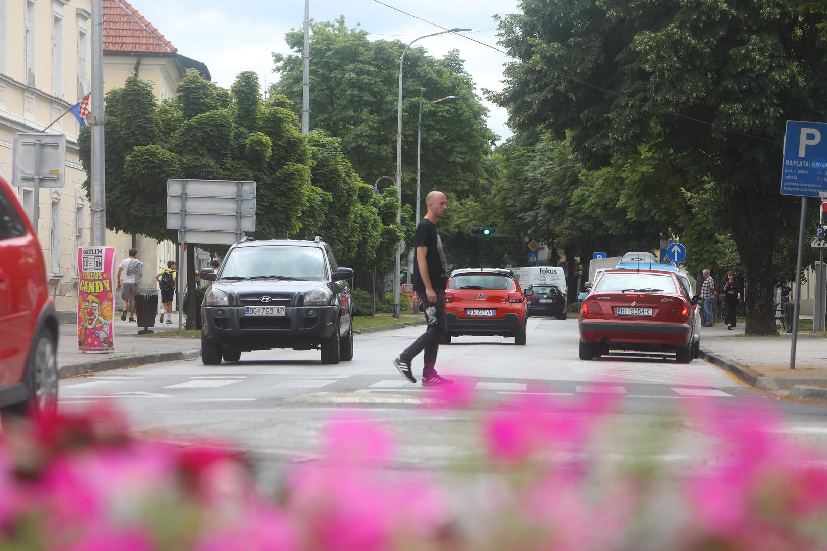 Grad je poznat po svojoj kulturnoj baštini i prirodnim ljepotama, a nalazi se na nadmorskoj visini od 323 metra. 