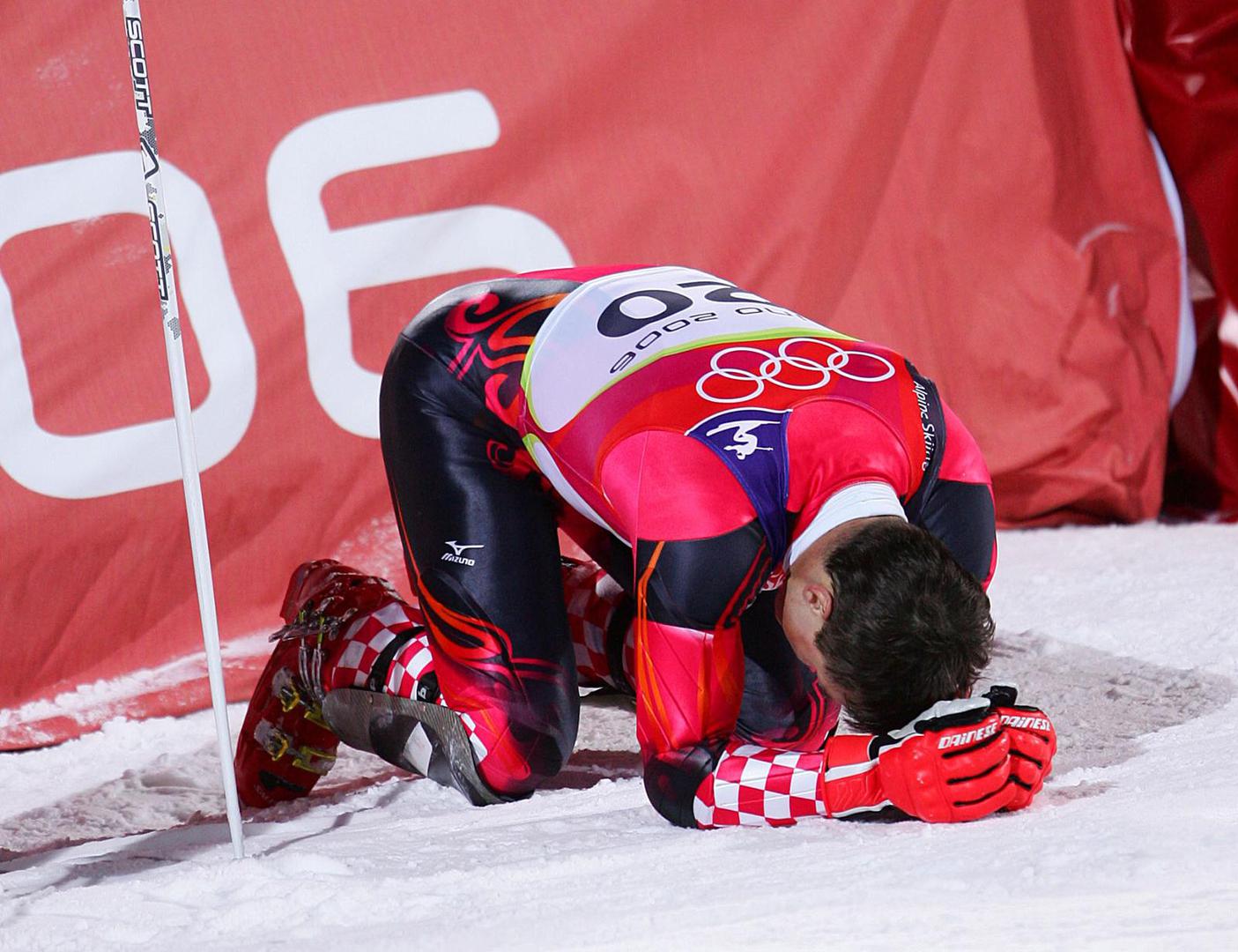 14.02.2006.,Torino,Italija - ZOI Torino 2006 ,Setstriere. Muska kombinacija. Ivica Kostelic osvojio je srebrnu medalju u kombinaciji. Ivica slavi nakon osvojene srebrne medalje u kombinaciji.r"nPhoto Zeljko Lukunic/PIXSELL