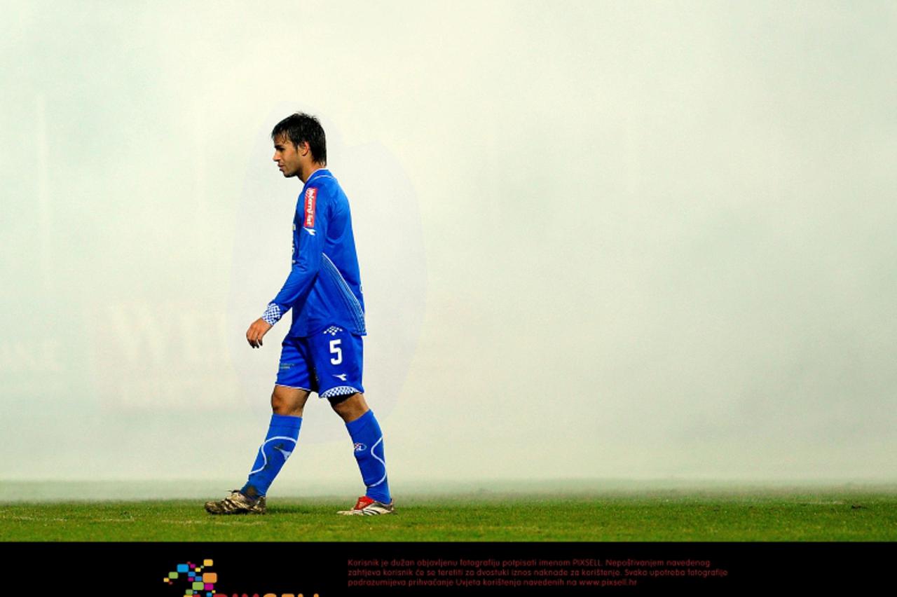 '04.03.2009., Zagreb - Nogometasi Dinama u prvoj polufinalnoj utakmici Hrvatskog nogometnog kupa u Kranjcevicevoj ulici rutinski su odradili posao svladavsi Zagreb s 2:0. Adrian Calello. Photo: Marko 