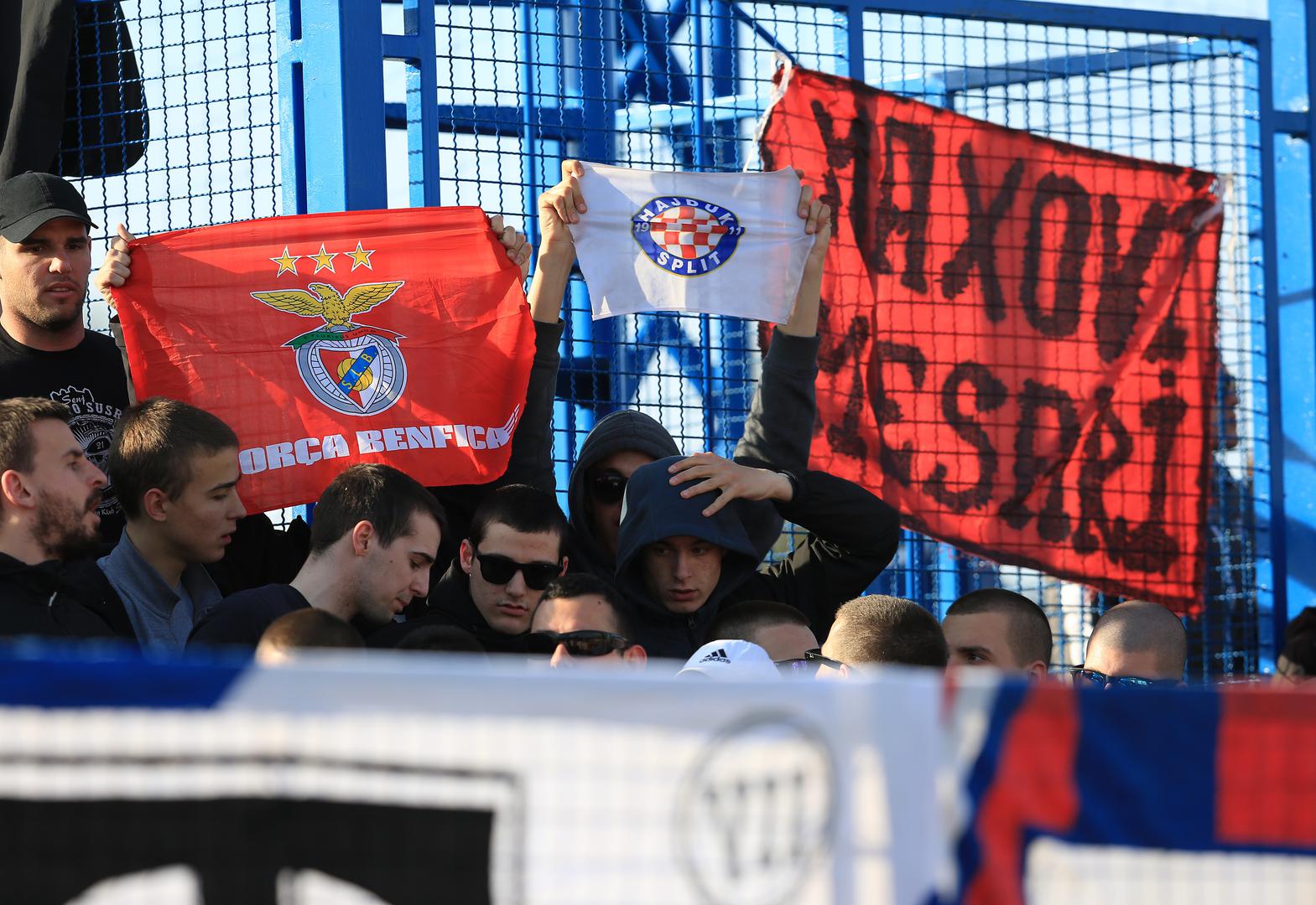 Hajduk je u 23. kolu Prve HNL gostovao u Zaprešiću, a na utakmicu s Interom stigla je i Torcida. Među Hajdukovim navijačima ponovno se mogla primijetiti skandalozna poruka poruka 'Maxovi mesari'